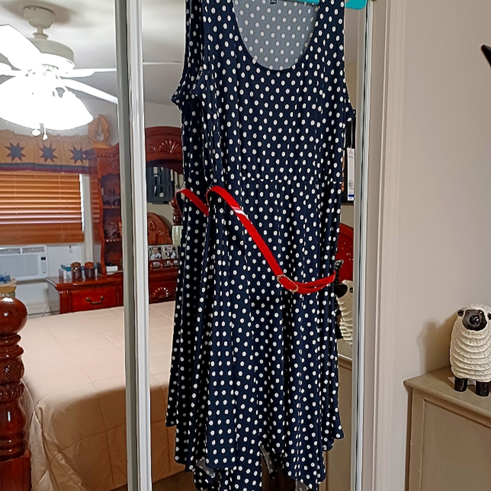 Beautiful New with tags 💕 cute summer dress dark blue poka dots